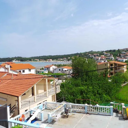 13 Апартаменты